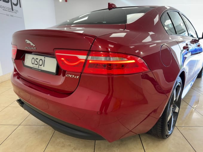 2025 Jaguar Xe