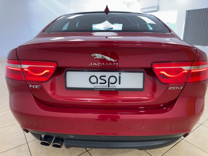 2025 Jaguar Xe