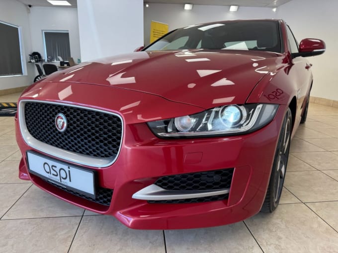 2025 Jaguar Xe