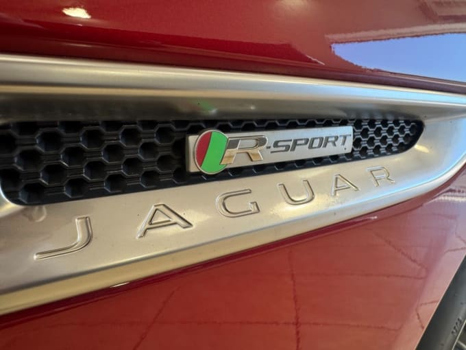 2025 Jaguar Xe