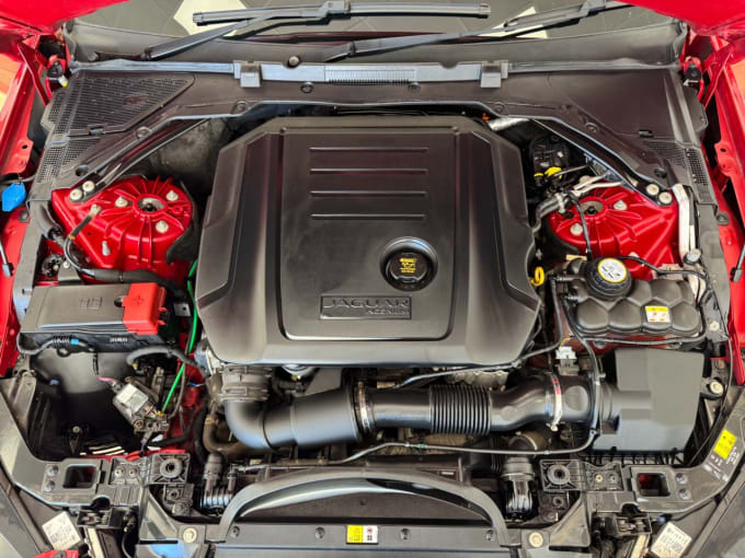 2025 Jaguar Xe