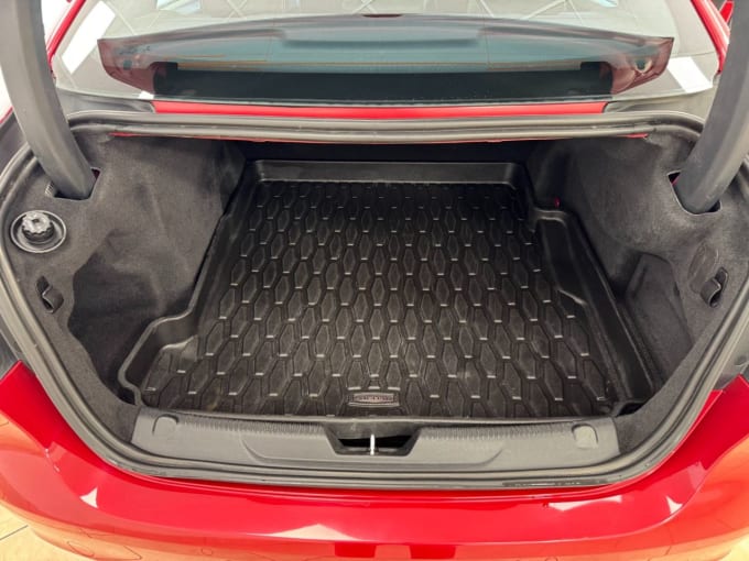 2025 Jaguar Xe