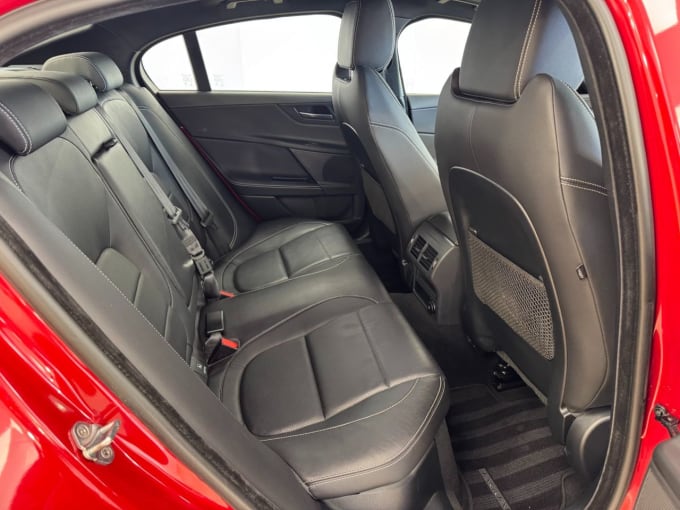 2025 Jaguar Xe