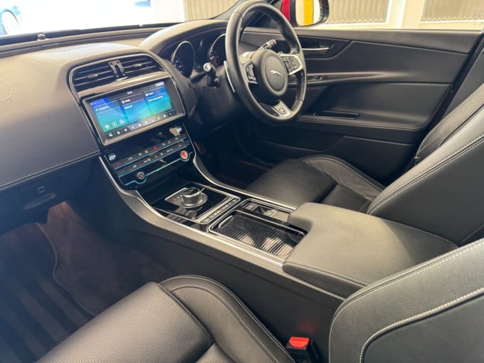 2025 Jaguar Xe