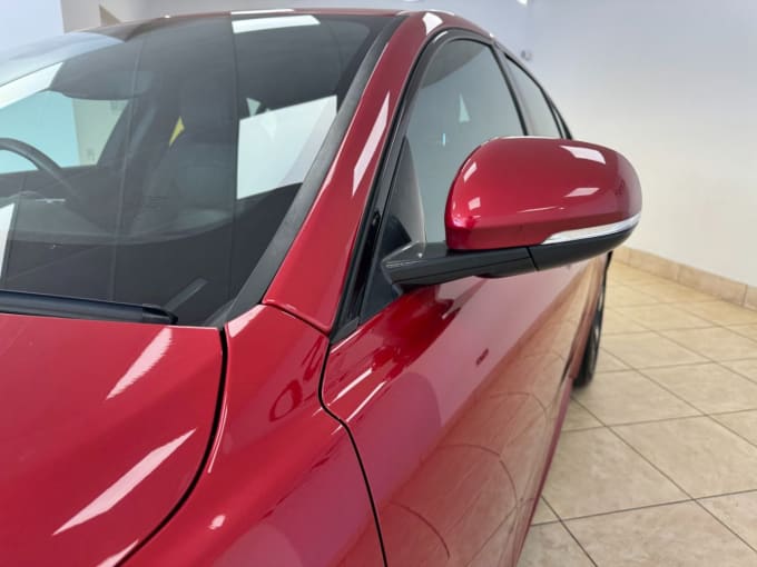 2025 Jaguar Xe