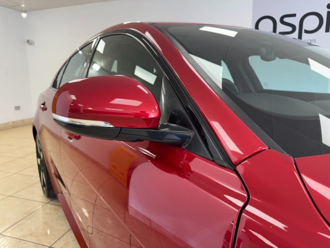 2025 Jaguar Xe