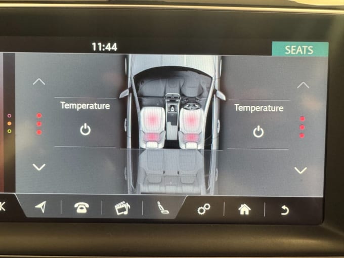 2025 Jaguar Xe