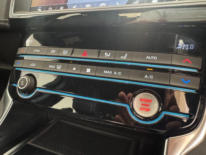 2025 Jaguar Xe