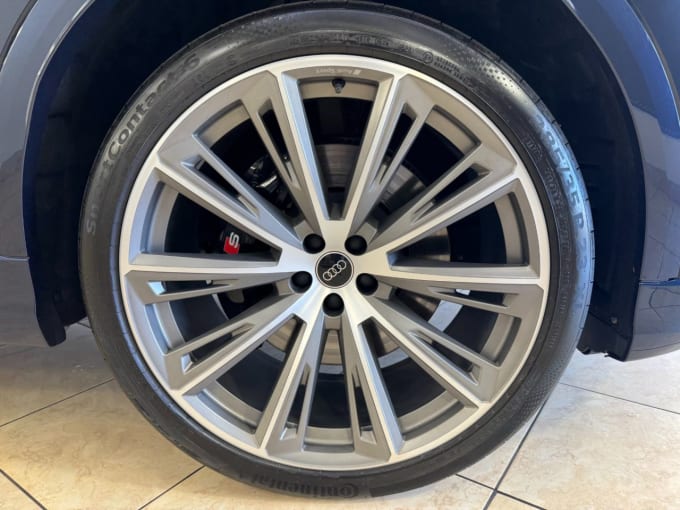 2025 Audi Sq8