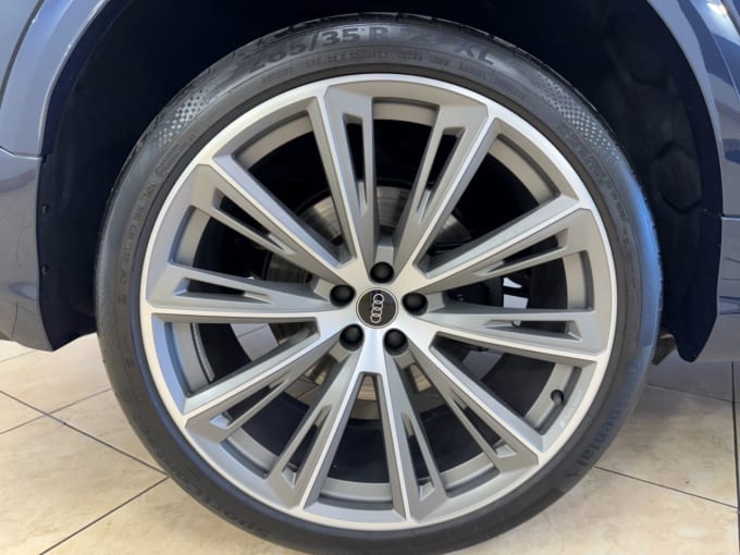 2025 Audi Sq8