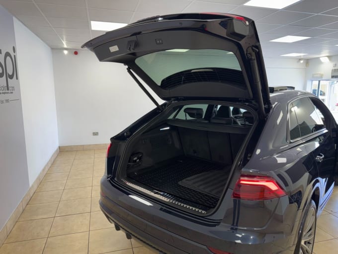 2025 Audi Sq8