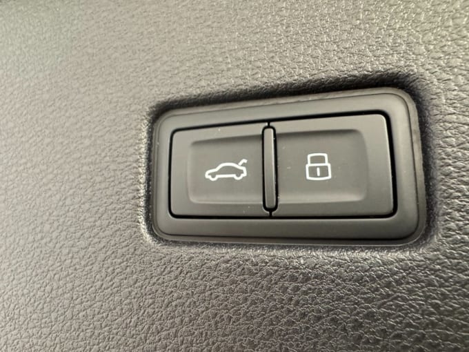 2025 Audi Sq8