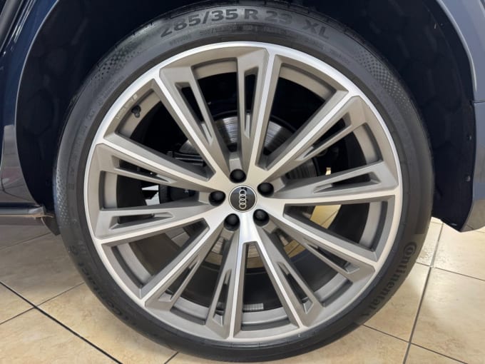 2025 Audi Sq8