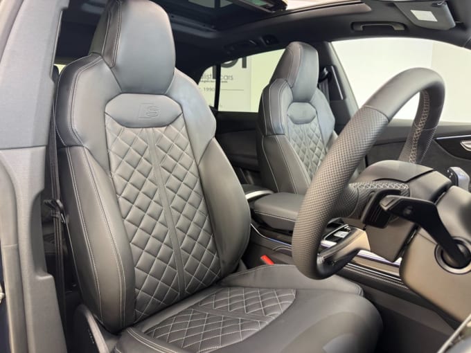 2025 Audi Sq8
