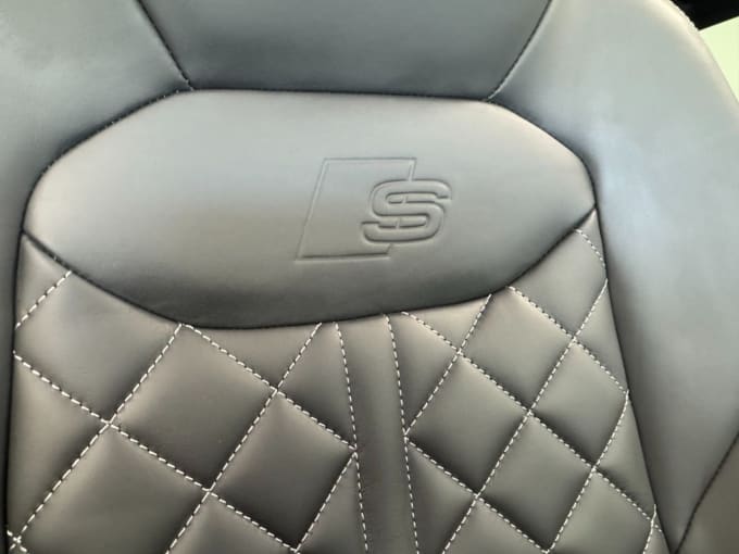 2025 Audi Sq8