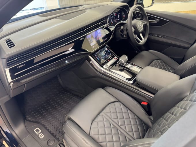 2025 Audi Sq8