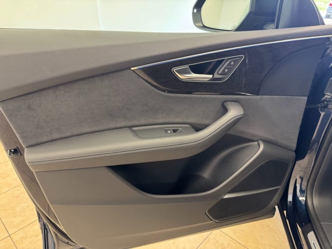 2025 Audi Sq8