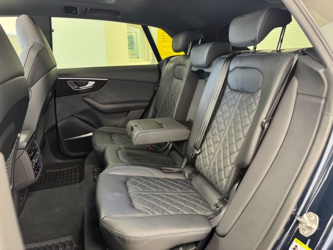 2025 Audi Sq8