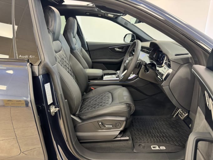 2025 Audi Sq8