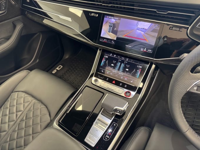 2025 Audi Sq8