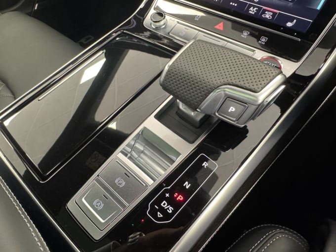 2025 Audi Sq8