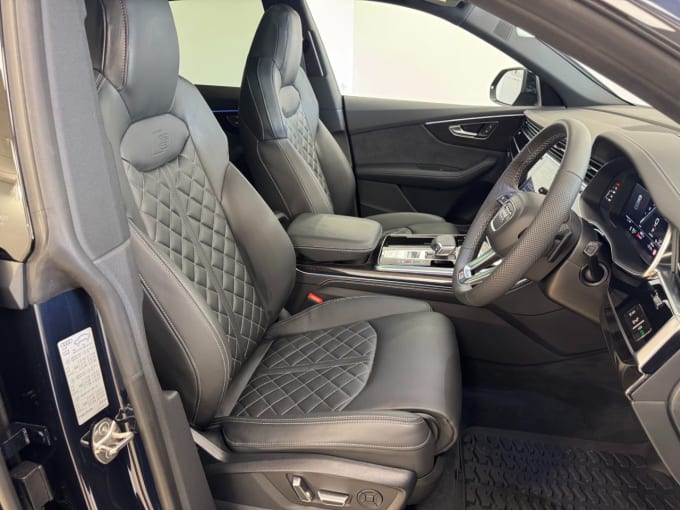 2025 Audi Sq8
