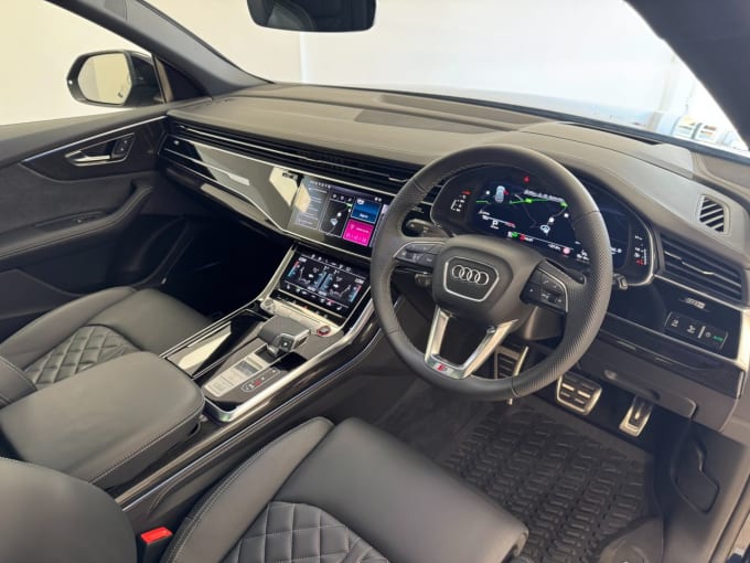 2025 Audi Sq8