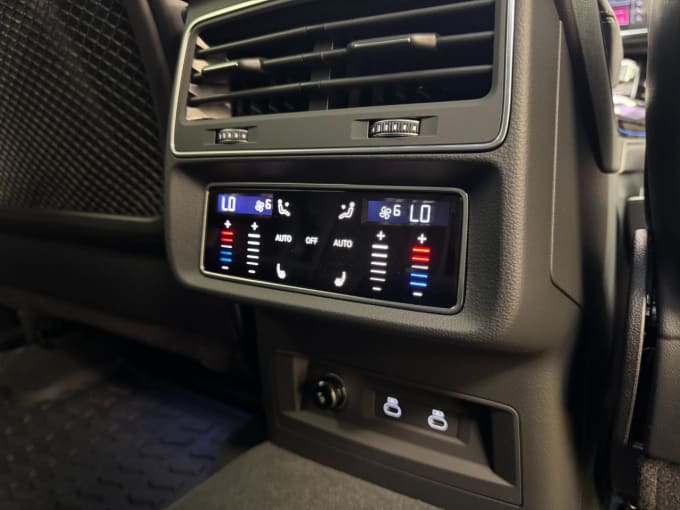 2025 Audi Sq8