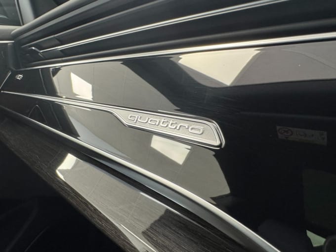 2025 Audi Sq8