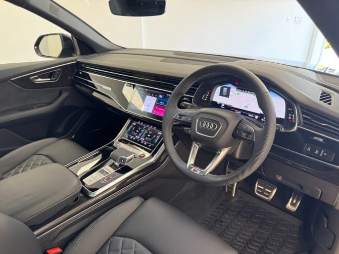 2025 Audi Sq8