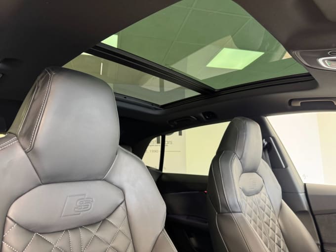 2025 Audi Sq8