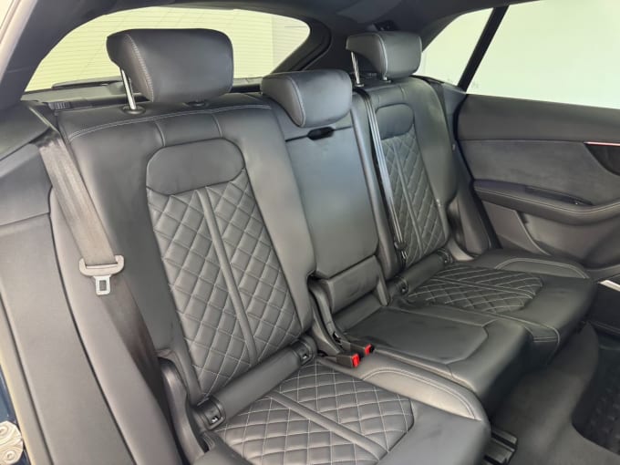 2025 Audi Sq8