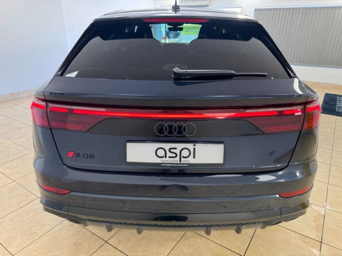 2025 Audi Sq8