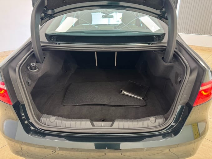 2017 Jaguar Xf