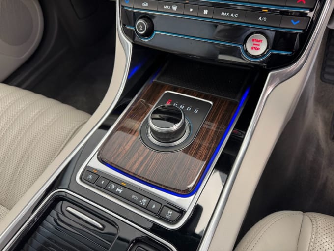 2017 Jaguar Xf