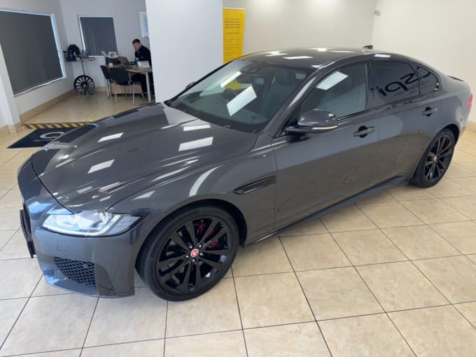2016 Jaguar Xf