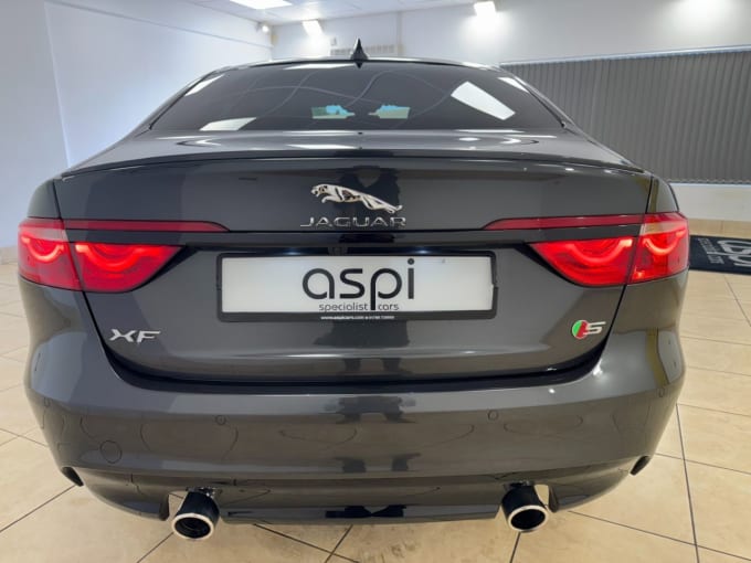 2016 Jaguar Xf