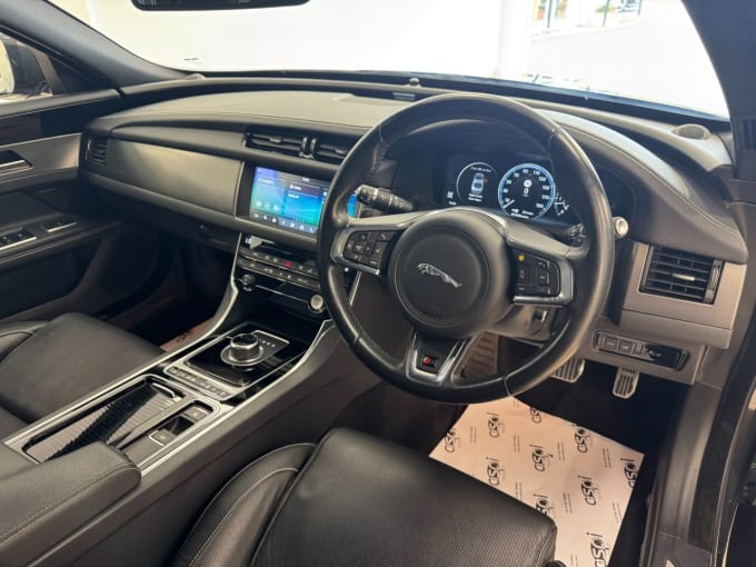 2016 Jaguar Xf