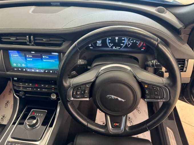 2016 Jaguar Xf