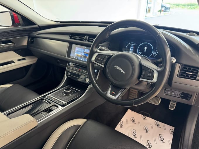 2017 Jaguar Xf