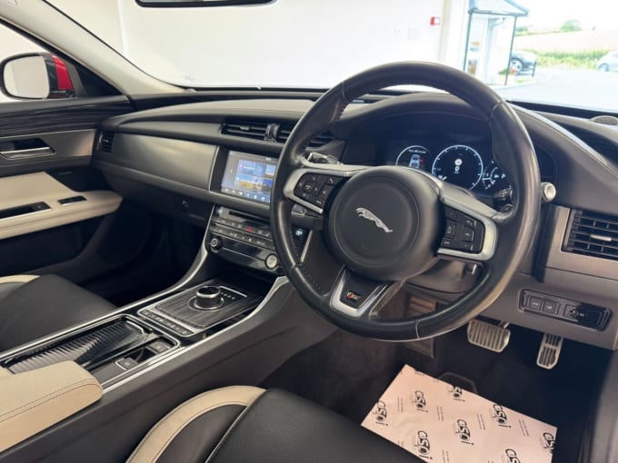 2017 Jaguar Xf