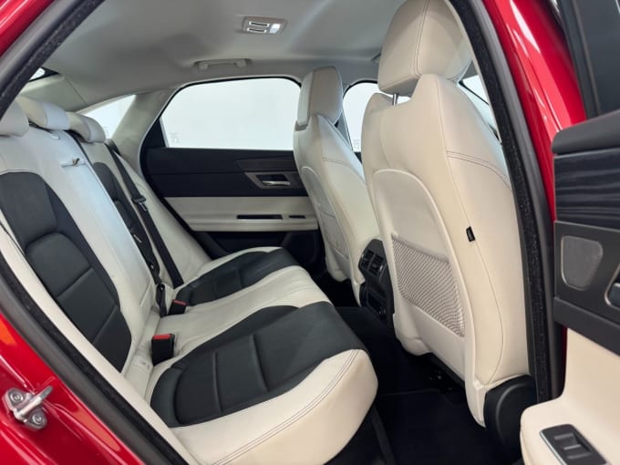 2017 Jaguar Xf
