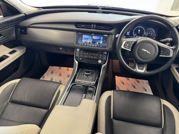 2017 Jaguar Xf