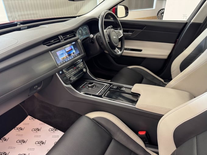 2017 Jaguar Xf