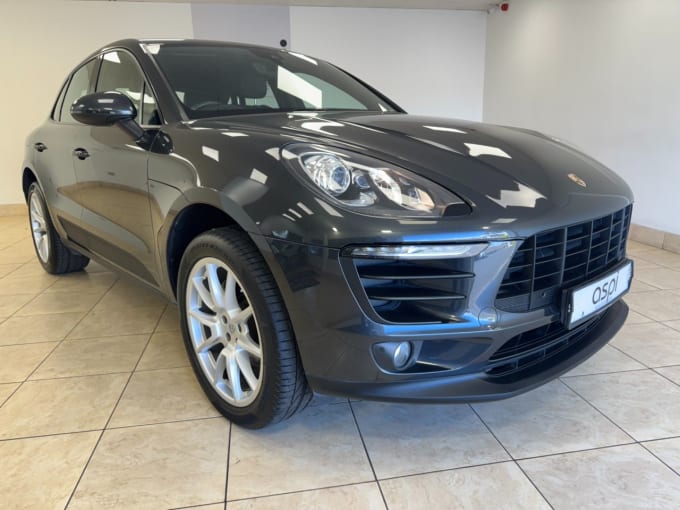 2025 Porsche Macan