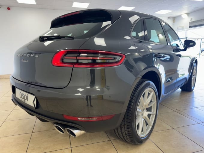 2025 Porsche Macan