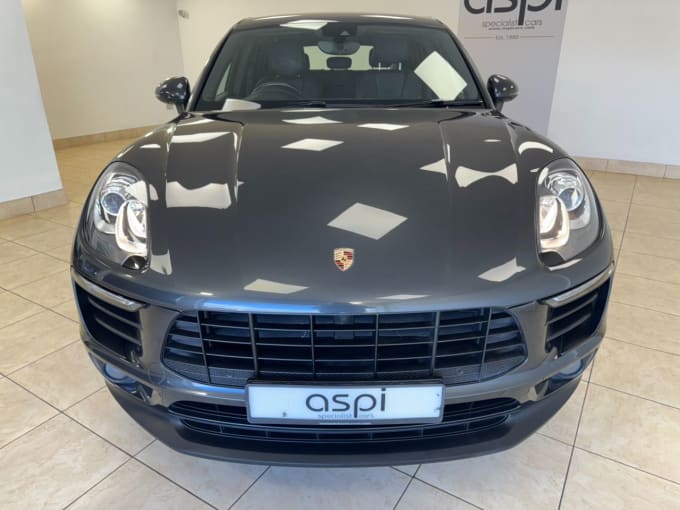 2025 Porsche Macan