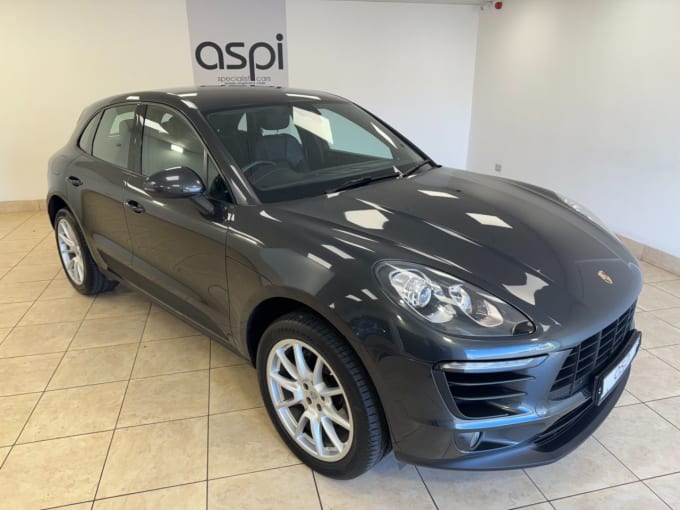 2025 Porsche Macan
