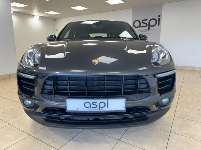 2025 Porsche Macan