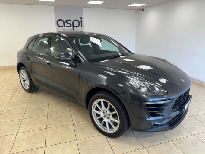 2025 Porsche Macan